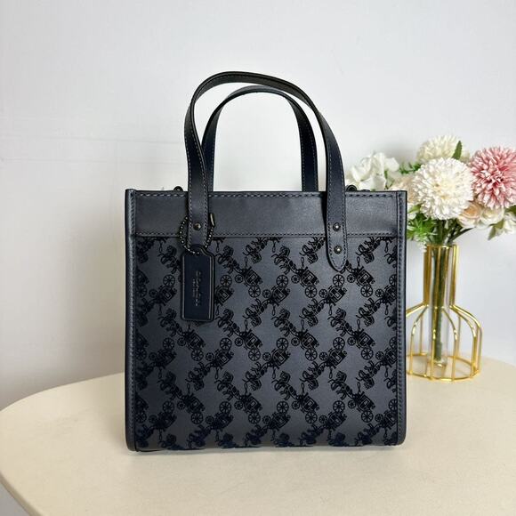 Coach CD750 Field Tote 22 With Horse And Carriage IN MIDNIGHT NAVY - Picture 2 of 6